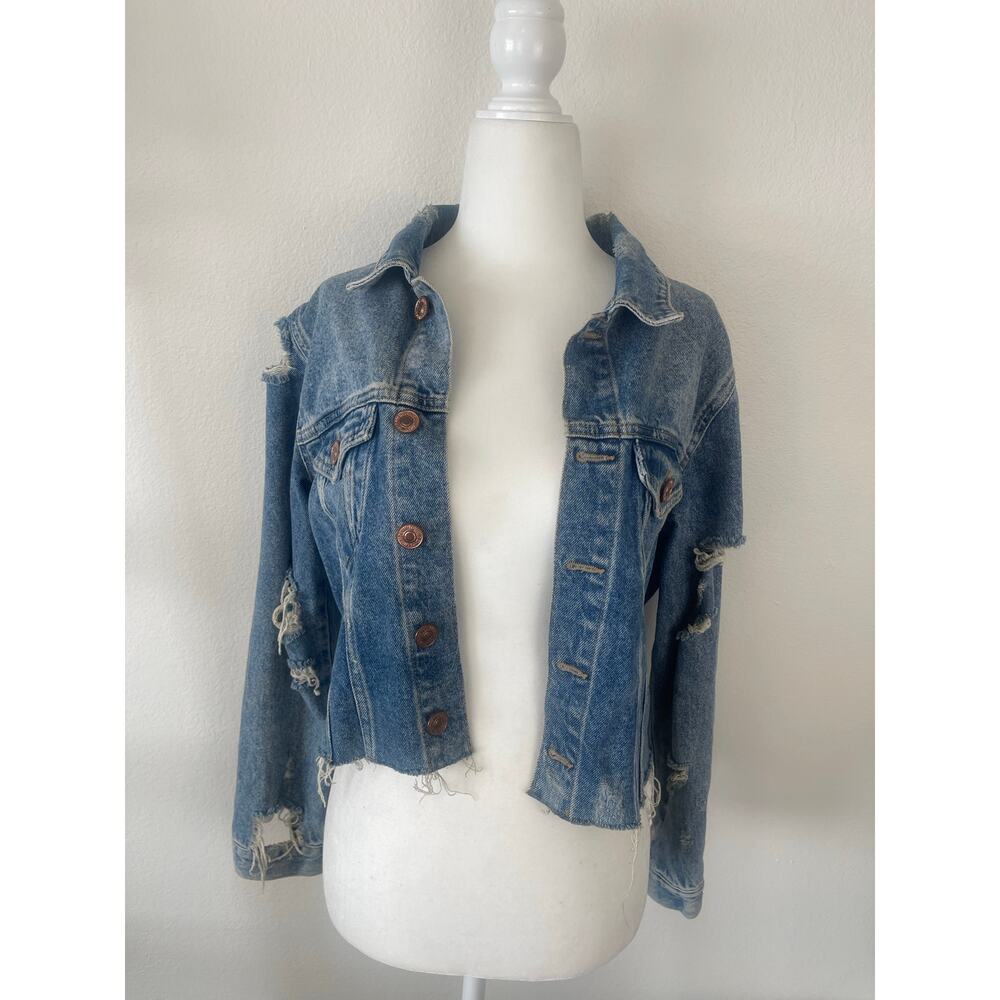 Forever 21 Distressed Light Wash Denim Cropped Trucker Jacket Womens Small
